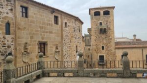 Tussen Joods verleden en een beroemde fantasieserie - Foto: Aviel Schneider