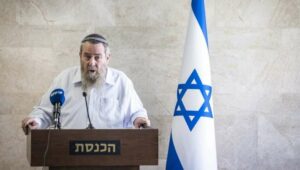 Knessetlid verheugt zich: “God heeft ons de overwinning op de Hellenisten gegeven!” - Foto: Olivier Fitoussi/Flash90