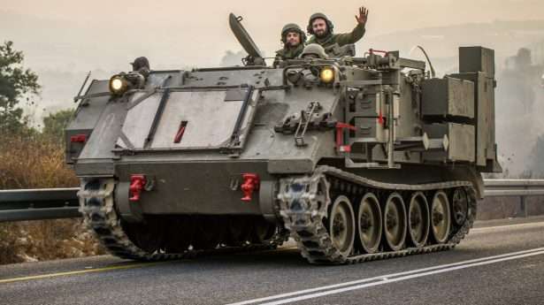 Israëlische soldaten op wacht bij de grens met Libanon, Noord-Israël, 8 oktober 2023. 