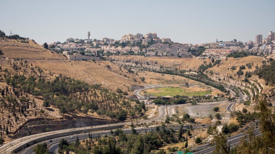 Smotrich keurt duizenden woningen goed in Ma’ale Adumim