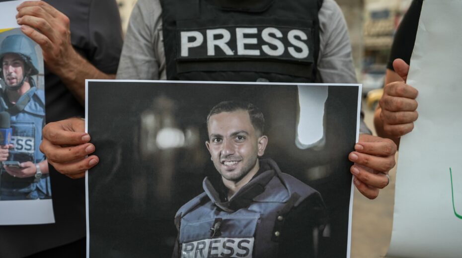 Het verdedigen van de ‘journalistiek’ van Hamas betekent het verspreiden van antisemitische leugens, niet persvrijheid