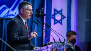 Deri loog, maar rechtbank had terughoudendheid moeten betrachten