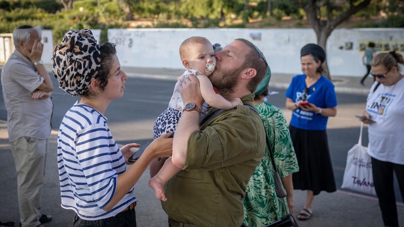Het verborgen front van de oorlog in Gaza: de helft van de IDF-gezinnen vecht om te overleven