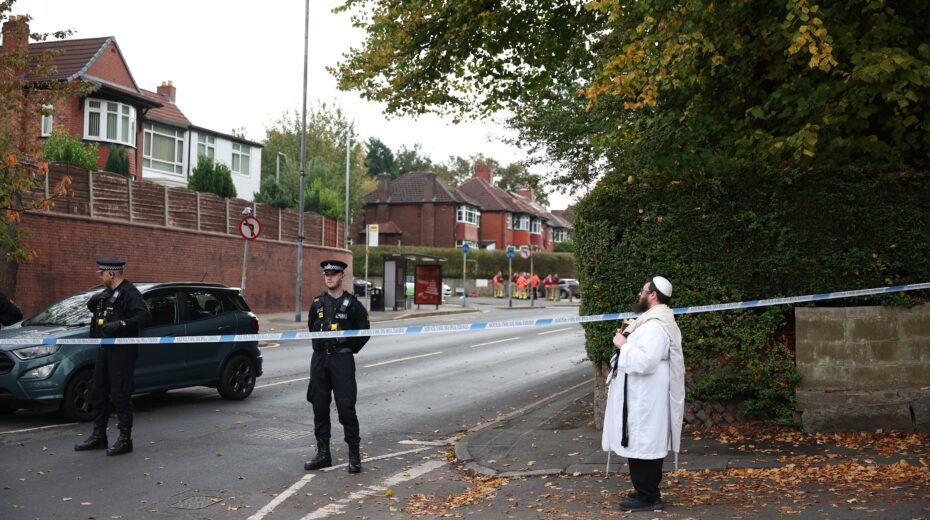 Terroristische aanslag op Jom Kippoer: twee doden in synagoge van Manchester