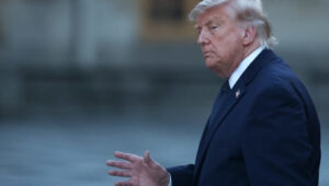 Trump ondertekent akkoord met Iran in Versailles