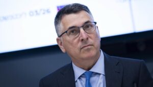 Sa’ar: Hezbollah en Iran schenden de soevereiniteit van Libanon, niet Israël
